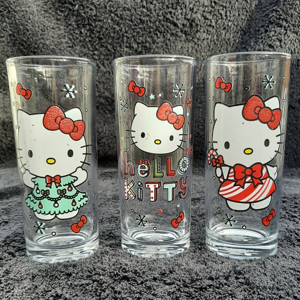 Hello Kitty Christmas Themed - Set of 3 - 10 Oz Drinking Glasses